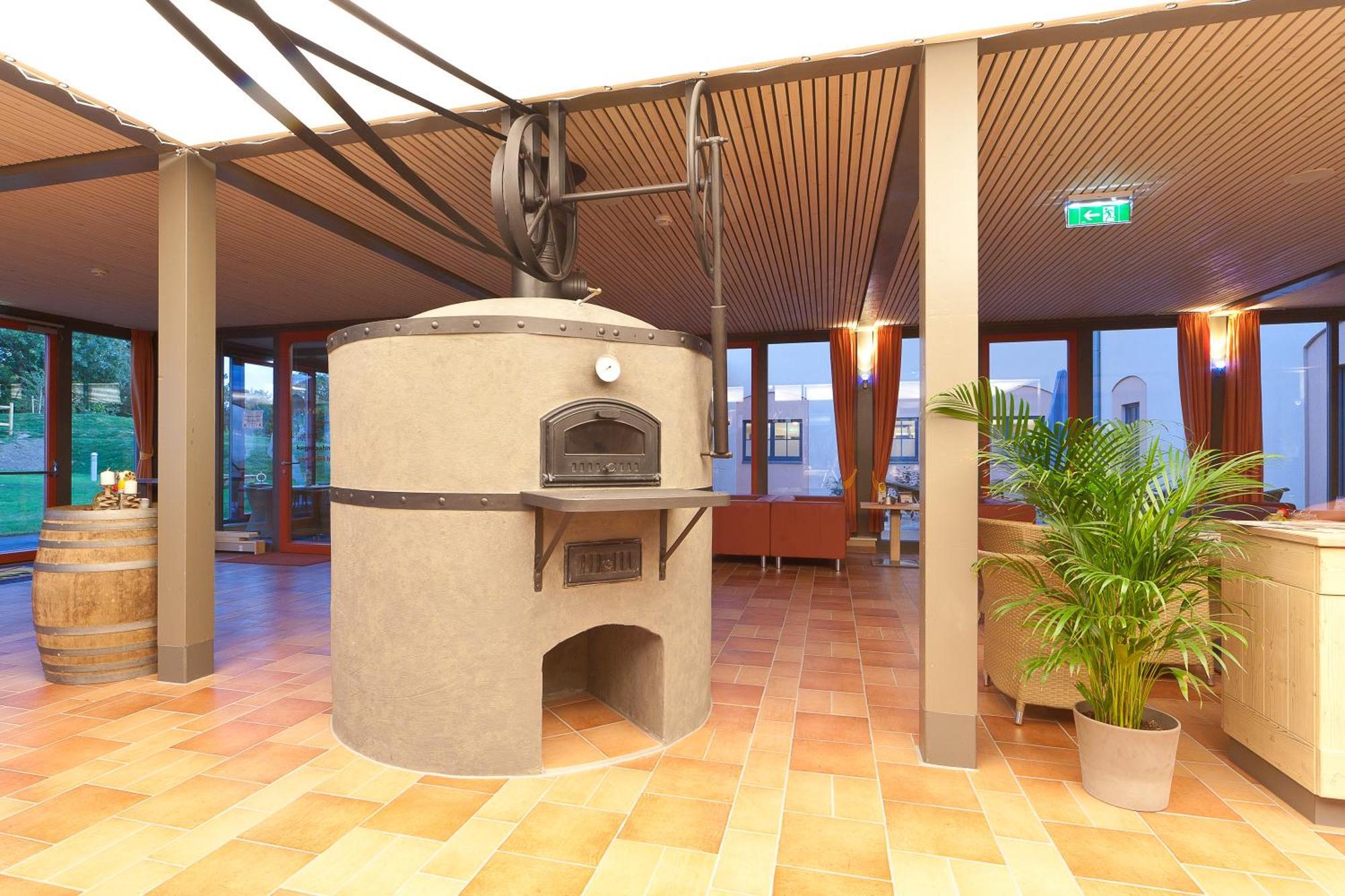 Jufa Hotel Weinviertel - Eselsmuehle Seefeld-Kadolz Exterior foto