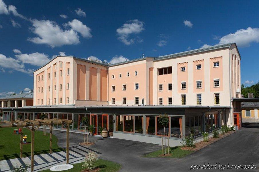 Jufa Hotel Weinviertel - Eselsmuehle Seefeld-Kadolz Exterior foto