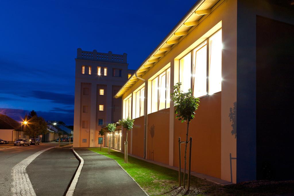 Jufa Hotel Weinviertel - Eselsmuehle Seefeld-Kadolz Exterior foto