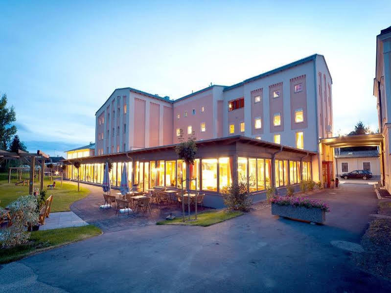 Jufa Hotel Weinviertel - Eselsmuehle Seefeld-Kadolz Exterior foto